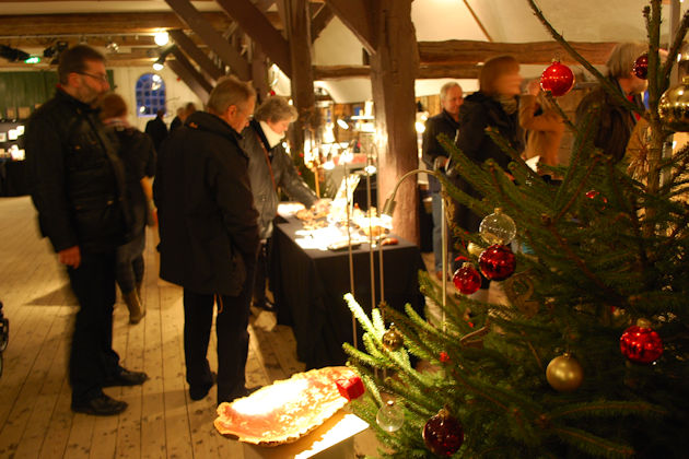 Impressionen vom „detailreich“ Weihnachtsmarkt für Kunsthandwerk und Design auf Schloss Agathenburg
