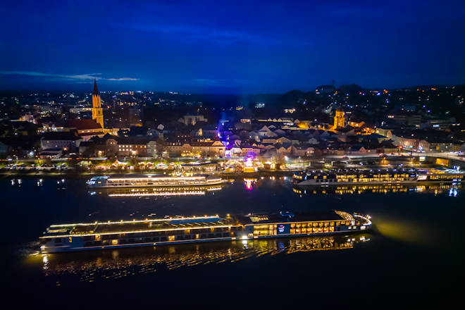 Impressionen vom Schwimmenden Christkindlmarkt in Vilshofen an der Donau