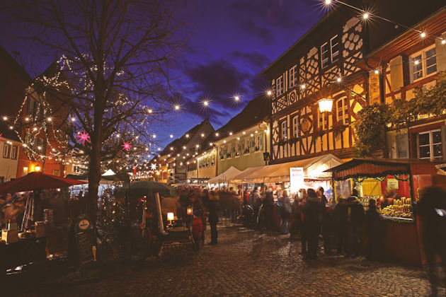 Impressionen vom Weihnachts- und Mittelaltermarkt im Stadtteil Burkheim